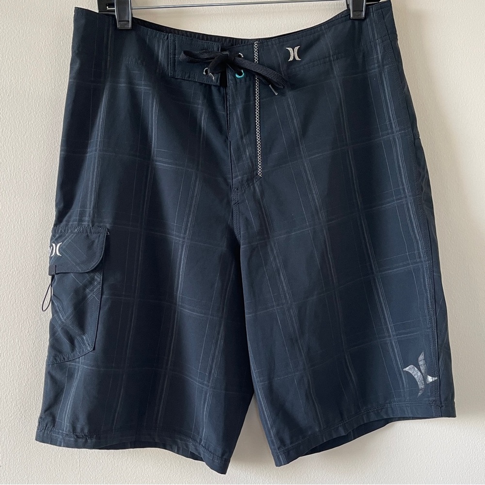 Men’s HURLEY Phantom Board Shorts in Black w/Black & Gray Window Pane/Plaid